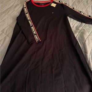 Tommy Hilfiger Navy knit dress with Red Accents NWT Women’s Large